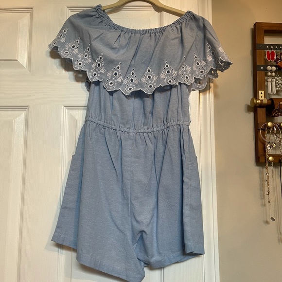 NWT mudpie off the shoulder shorts romper - Picture 2 of 4
